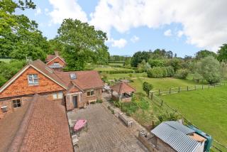 Prestwick Oak - Sleeps 4-6 - using sofabed - Contemporary Rural Oak Framed House - 5