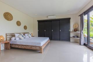 Beautiful & huge 4 BR Villa in Canggu - 5