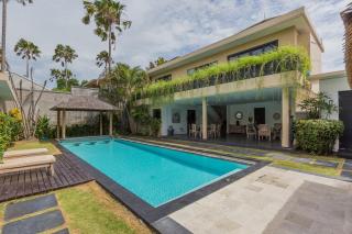 Beautiful & huge 4 BR Villa in Canggu - 1