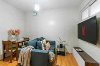 Modern Stay Condo with Pool & Netflix - Davao City - 6