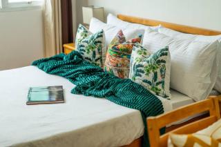 Modern Stay Condo with Pool & Netflix - Davao City - 3