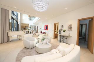 Luxury 7-Bedroom Yas Island Villa with Private Maid Service. - 4