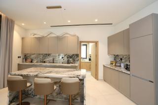 Luxury 4BR Villa in Yas Acres with Private Pool, Gym & Sauna - 8