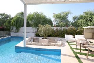Luxury 4BR Villa in Yas Acres with Private Pool, Gym & Sauna - 3