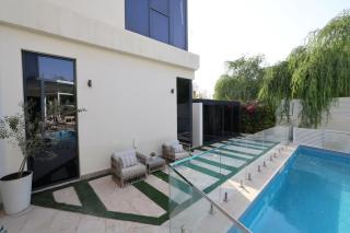 Luxury 4BR Villa in Yas Acres with Private Pool, Gym & Sauna - 1