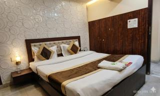 Revking--Hotel Janta Deluxe -2 Min Walk From karkardooma court metro station & Anand Vihar Railway Station - 5