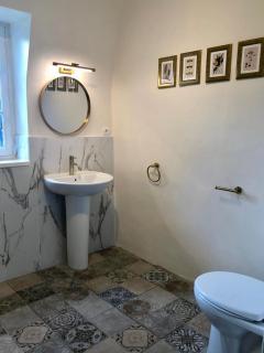 Historic 6 bedroom villa with pool & large garden - 7