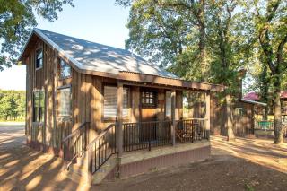 Restful Weekends For Two in Waco, Texas, at this Charming Glamping Cabin - 2