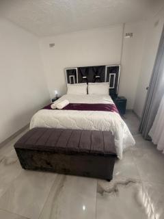2 Bed Cottage close to Westgate Shopping Centre - 3