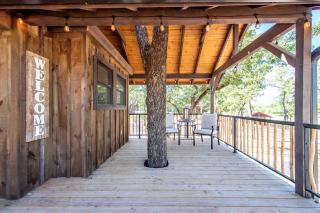 Romantic Tree House for Texas Glamping in Elm Mott - 4