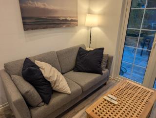Tiny house for four 200 m from beautiful white sandy beach and 20 min from Malmö - with internet, Netflix and parking included - 3