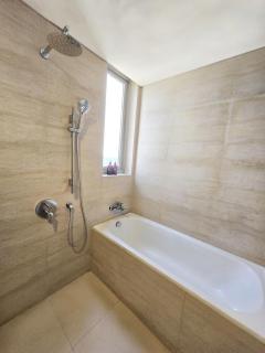 Gold Coast PIK Premium 2 Bedrooms Apartment - 4