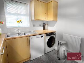 Wokingham 2 Bedroom Flat - Private Entrance - 7