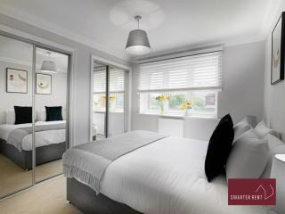 Wokingham 2 Bedroom Flat - Private Entrance - 5