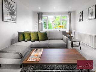 Ascot - Cottage Garden Parking - 0