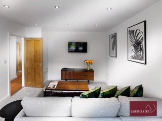 Ascot - Cottage Garden Parking - 9