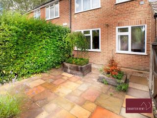 Ascot - Cottage Garden Parking - 1