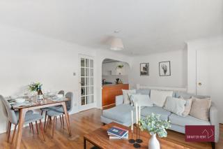 Hitchin - 2 Bedroom Maisonette - 9