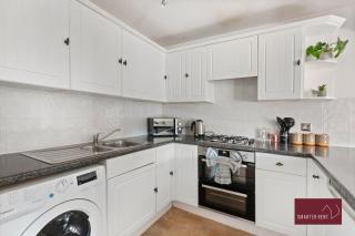 Hitchin - 2 Bedroom Maisonette - 5