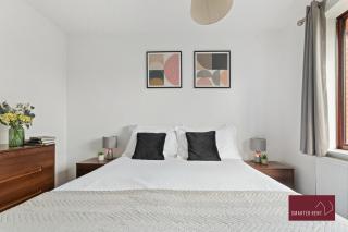 Hitchin - 2 Bedroom Maisonette - 1