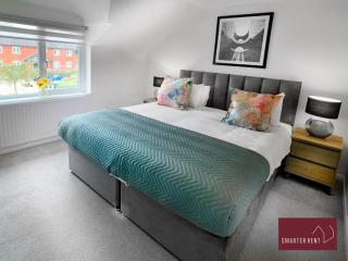 Farnborough - Communal Garden Parking - Cove - 4