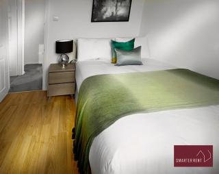 Yateley - Spacious 2 Bedroom House - Finchampstead - 2