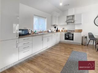 Bracknell - Maisonette Parking 2Bed - 7