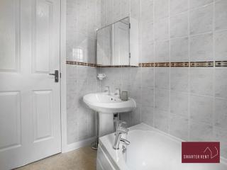 Bracknell - Garden Parking 2Bed - Easthampstead - 1