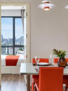 Near BTS l Central Sukhumvit l Pool and Garden - 1