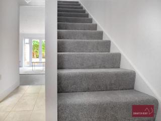 Twyford - Modern 2 Bedroom House - With Garden - 7
