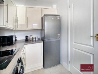 Twyford - Modern 2 Bedroom House - With Garden - 6