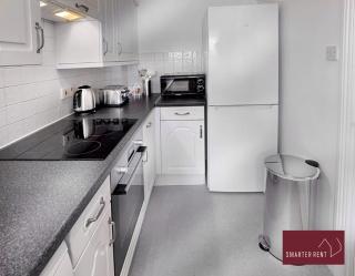 Woking - Parking Garden 2Bed - 7