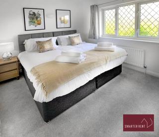 Woking - Parking Garden 2Bed - 4