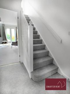 Woking - Parking Garden 2Bed - 1