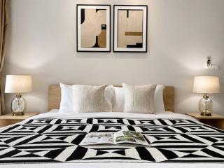 BTS Thonglor l Large 55sqm l Pool and Steam - 9