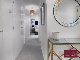 Wokingham - 2 Bedroom Maisonette - With Parking - 9