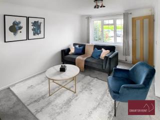 Farnham - 2 Bed House - Parking - 7