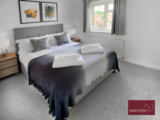 Farnham - 2 Bed House - Parking - 5