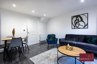 Bracknell - Driveway Parking Garden 2Bed - 9