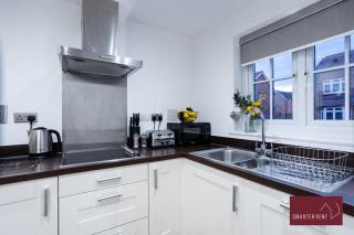 Bracknell - Driveway Parking Garden 2Bed - 5