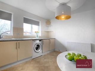 Wokingham - Maisonette Communal Garden - 3