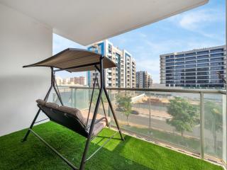Sleek 1BR Apt Free Pool & Gym Access - 9