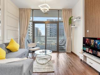 Sleek 1BR Apt Free Pool & Gym Access - 9