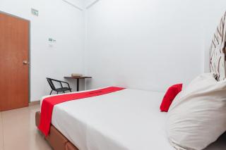 RedDoorz near Universitas Riau Kepulauan - 9