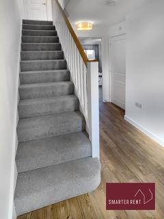 Bracknell - Modern 2 Bedroom House - With Garden - 4