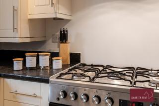 Bracknell - 4 Bed House - Garden - 3