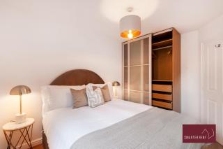 Bracknell - 4 Bed House - Garden - 2