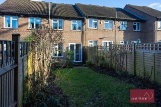 Bracknell -Garden Driveway Parking 2Bed - 1