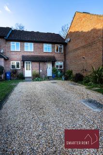 Bracknell -Garden Driveway Parking 2Bed - Easthampstead - 1