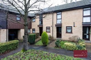 Knaphill Woking - 2 Bedroom House - With Garden - 0